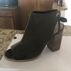 Lauren Conrad Open toe Booties